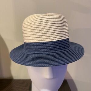 Roxy Two-Tone Straw / Paper Fedora Hat M/L